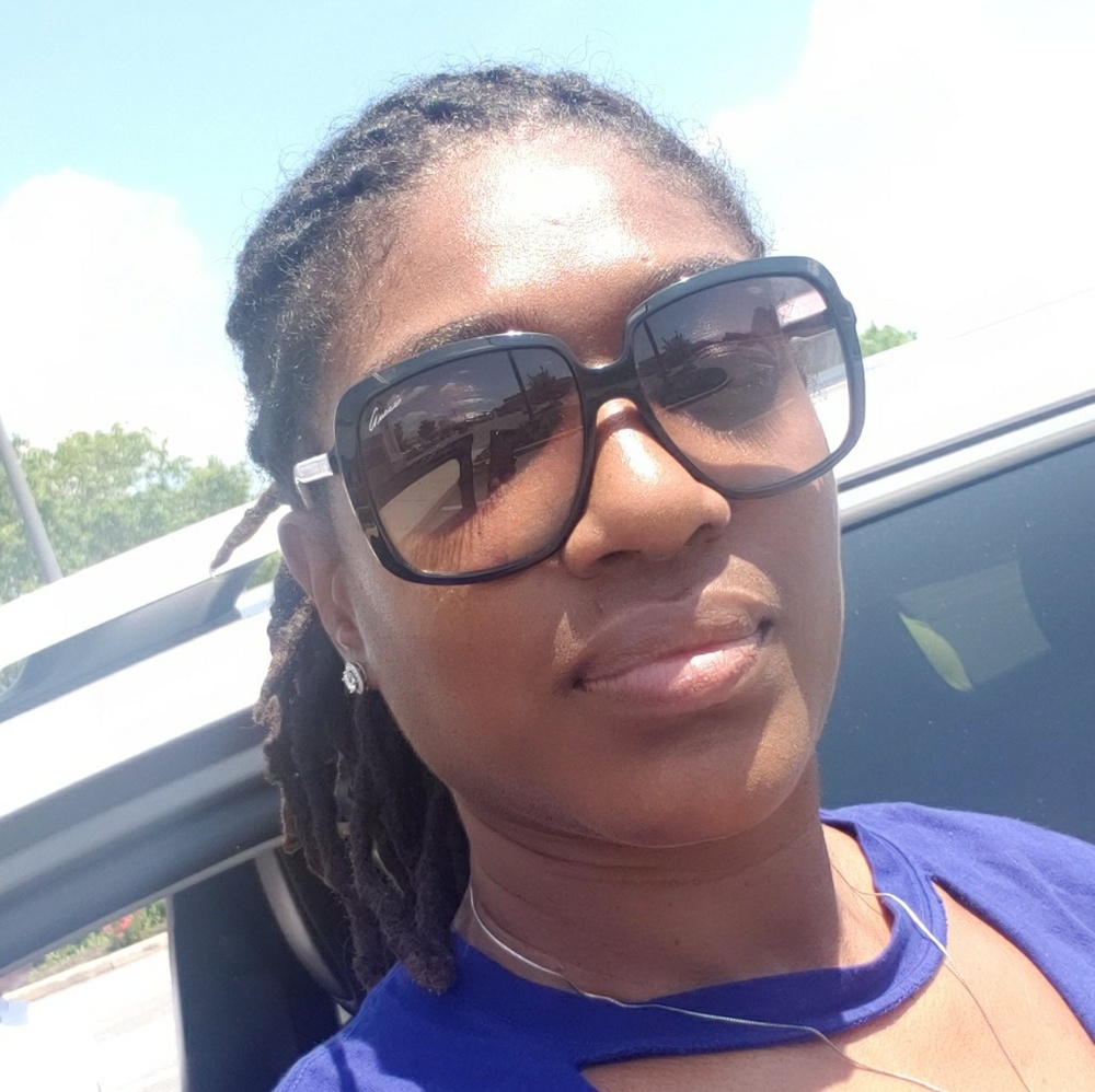 Meet your Posher, Monifa